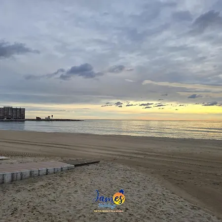 شقة Welcoming Seafront Tv15 تورّيفيِخا
